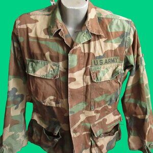 Vintage Jacket Small Short U.S. Army Camouflage Ripstop Combat